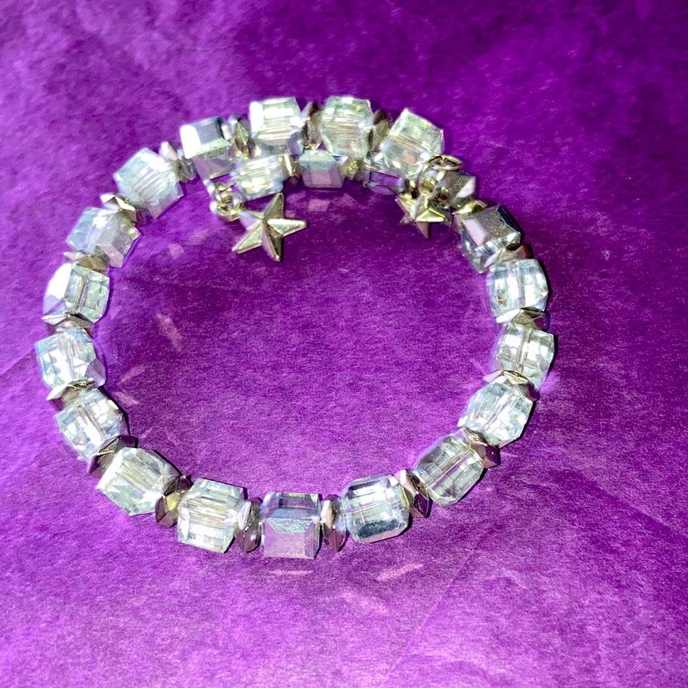 Metal wrap glass bracelet with stars